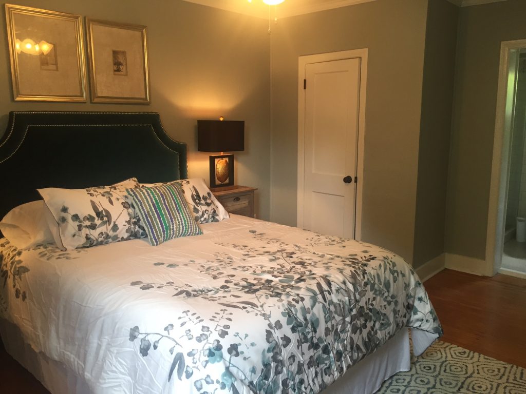 Apartment 8 Furnished 1bd/1ba w/Back DeckAsheville Rentals